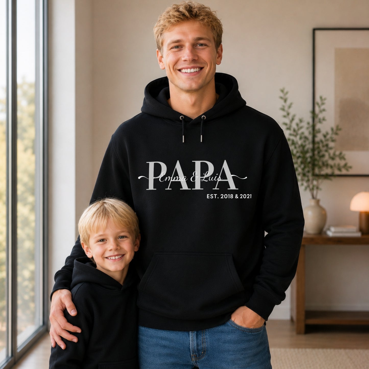 Papa mit Kindernamen Hoodie
