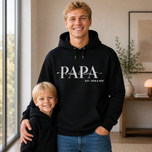 Papa mit Kindernamen Hoodie